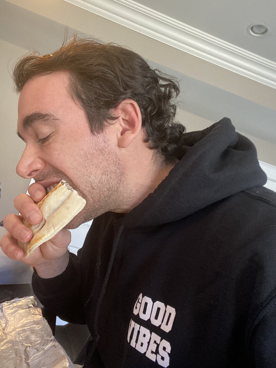 We’re so back and so is March Madness! Quick stop for lunch down in the Financial District at <a href="/casarazdora/">Casa Razdora</a> 19 down 19 to go. Half way there! <a href="/GuyFieri/">Mayor Guy Fieri</a> #DDD