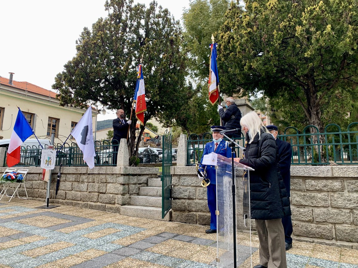 VilledAjaccio's tweet photo. #Ajaccio
🌹 19 mars 1943 - 19 mars 2021 : nous commémorons aujourd'hui la mémoire du Héros de la Résistance #FredScamaroni.
Élus et représentants de l'État étaient présents aux cotés de sa famille, durant cette cérémonie réduite en raison des conditions sanitaires. https://t.co/lhjHcr9tvG
