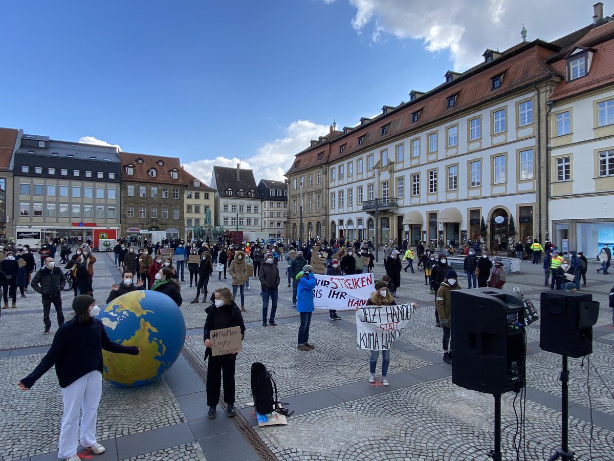 FfFbbg_'s tweet photo. Auch wir waren heute mit auf den Straßen, natürlich #coronakonform beim 7. Globalen Klimastreik #allefuer1komma5 #NoMoreEmptyPromises https://t.co/Pn40FVVxiT