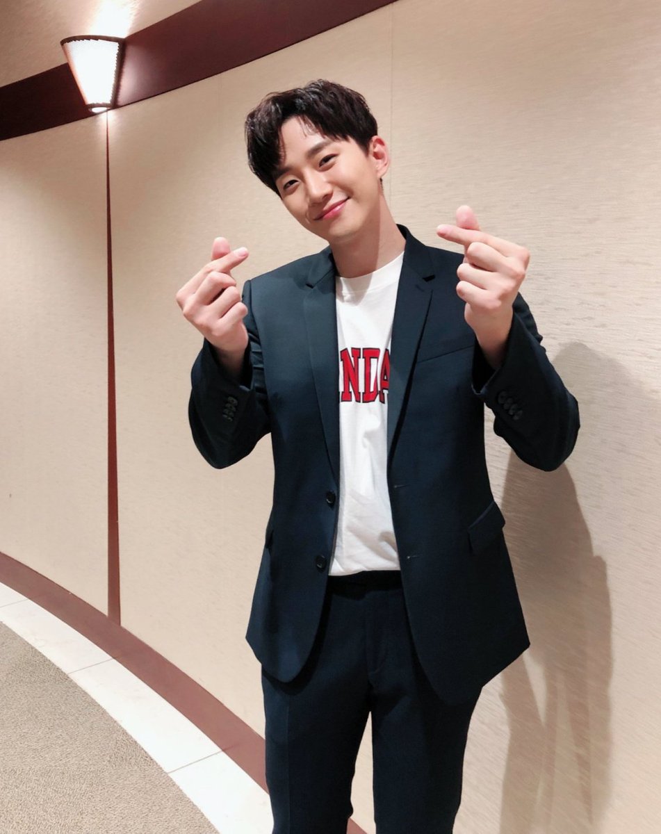 jaejun8690's tweet photo. The wait is finally over... Our sweet namja is Back 🎉🎊
Can't wait to see him in drama, movies, variety shows and on stage... 💕💕

#우리집_준호가_돌아왔다
#WelcomeHomeLeeJunho https://t.co/DTxfaYbEUB