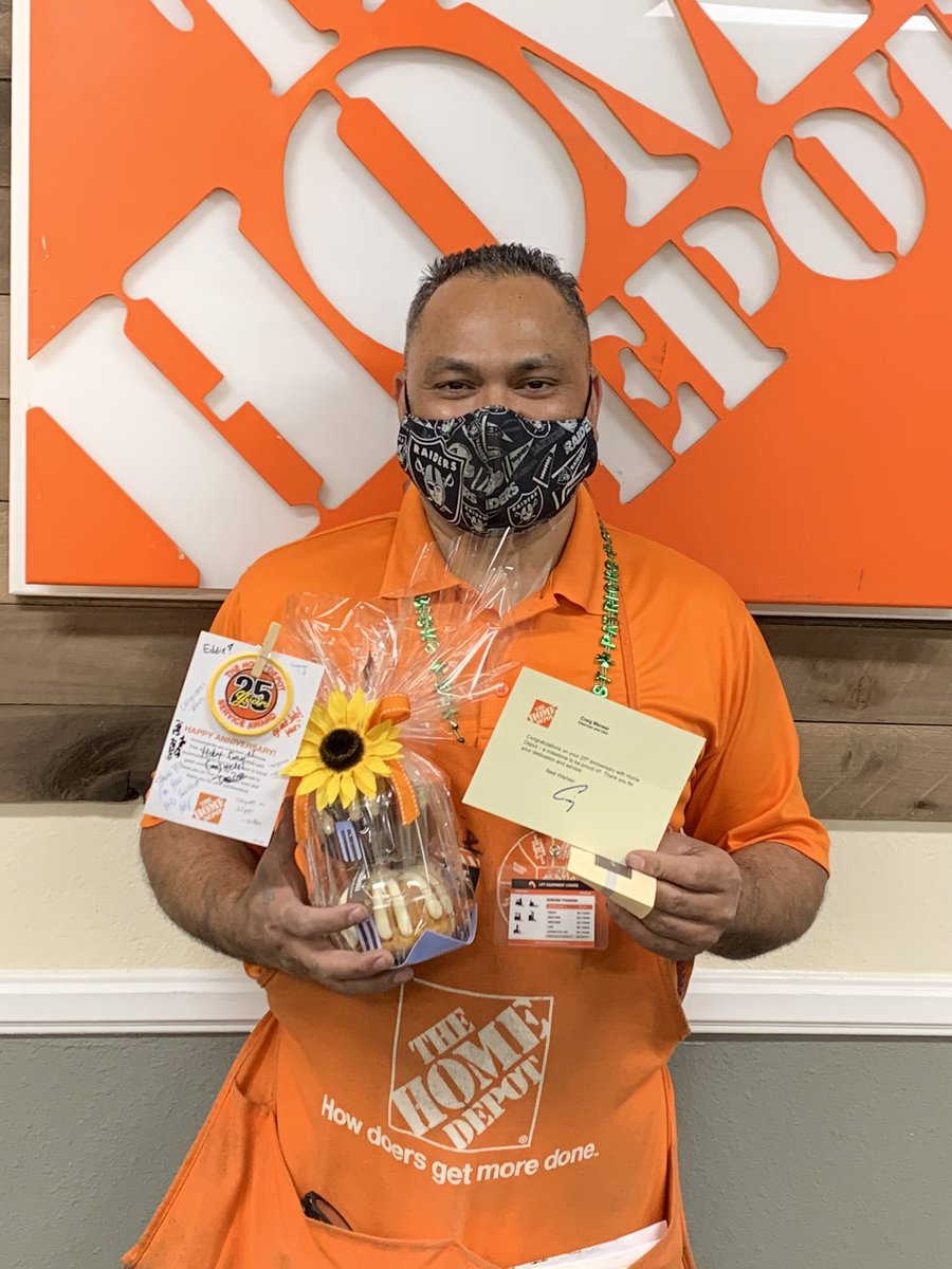 Nothing “bundt” congratulations for ASM Eddie on his 25 year HD anniversary!!!!! Woo-hoo!!! <a href="/kari_hd/">Kari</a> <a href="/sophialuna_HD/">Sophia Luna</a> <a href="/JustinFieldsHD/">JustinFieldsHD</a> <a href="/ShayePerezTHD/">THD Shaye Perez</a> <a href="/mike_astorino/">Mike Astorino</a> <a href="/Dorothy21558848/">Dorothy Perkins</a> <a href="/JabarrBean/">Jabarr Bean</a>