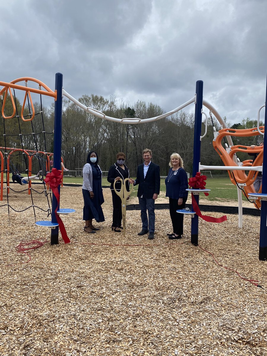 egmackey's tweet photo. #SBOE member @TonyaSChestnut1 and I attended the ribbon cutting ceremony for @TroyElementary1 new playground today — thanks to the PTO and numerous volunteers and donors that made this possible https://t.co/uLeS3IHX2N
