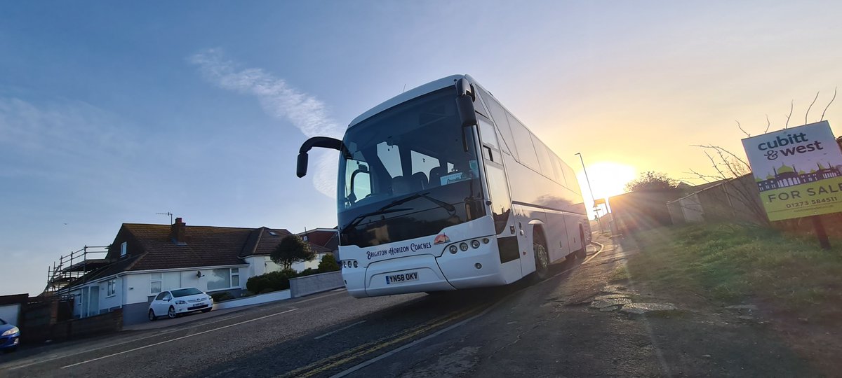 CoachDriverDani's tweet photo. When you love your job... Treasure it โค๐๐ป
#CoachDriver #CoachLife #MyCareer #MyPassion #MyOffice #LifeOnTheRoad #FemaleCoachDriver #BrightonHorizonCoaches #Peacehaven #CollegeRun #Tourliner https://t.co/HRni07GYN0