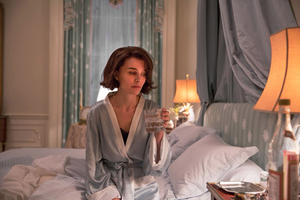 CineVistaBlog's tweet photo. #ViernesDCine Otra de Pablo Larraín (su primera en idioma inglés) disponible en plataforma streaming es "Jackie" (2016). En #HBOGO. https://t.co/ayGHdXkjDr