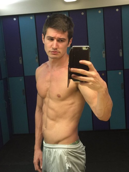 Nick88864067's tweet photo. #malegay #gayporn #colbychambers @GSafadiinhos @bustforme https://t.co/lKblGKPJ6K