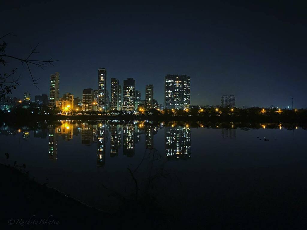 BoredMelophile's tweet photo. #seawoods #navimumbai #palmbeach #cityscapephotography #nightphotography #ip_society #shotoniphone #cnntravellerindia #mumbaiography #igvibgyor https://t.co/jZ6yhjGStQ
