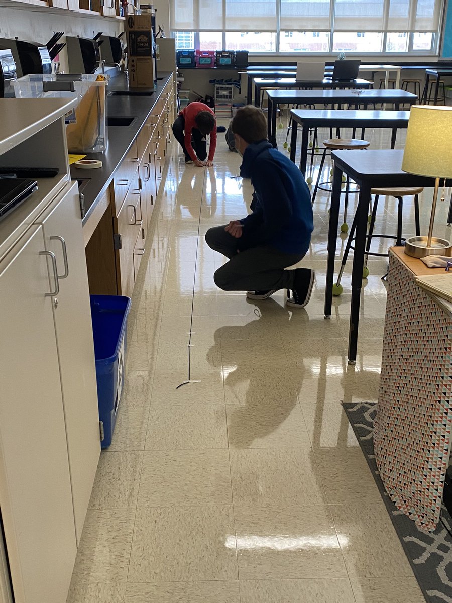 Freeman7Science's tweet image. Having my kids investigate the length of the digestive system. Made my ❤️  happy to hear them talking and completing a lab. This is what I miss! #BodySystems #7Science #Digestive