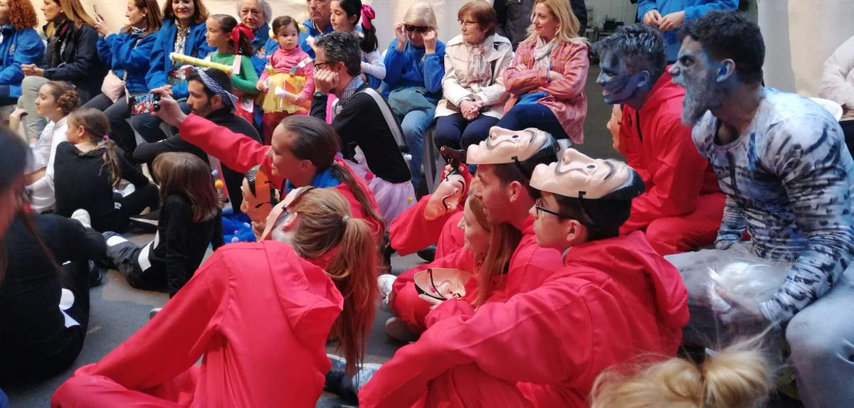 FallaCorregeria's tweet image. Y llegó el día 🔥🔥

Hoy sería día de Misa, corbatines, paella, disfraces, pasacalles con chata merenguera, patitos, Paquito el chocolatero y Mané.