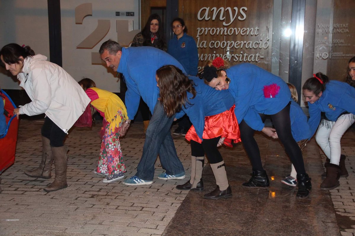 FallaCorregeria's tweet image. Y llegó el día 🔥🔥

Hoy sería día de Misa, corbatines, paella, disfraces, pasacalles con chata merenguera, patitos, Paquito el chocolatero y Mané.