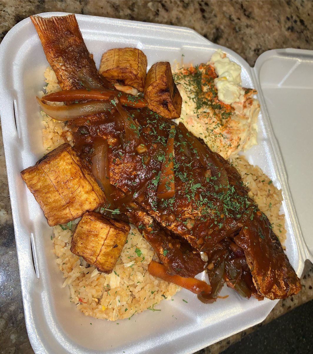 iamtonileighh's tweet photo. Lump Crab and Shrimp Fried Rice
Brown Stew Fish 
Fried Fish 
All Available Now🤤❤️😛

#urgeeats #escoveitchfish #chickenwings #macandcheese #snapper #browardeats #browardfood #goodeats #friedsnapper #jerkwings #roastfish #bammy #potatosalad #freshfood #ftlauderdalefood https://t.co/lCM7QCaA1g