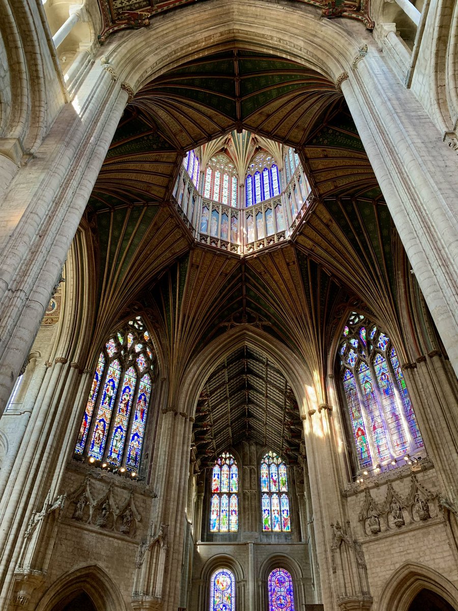 KPW1453's tweet photo. Looking up at the 14th century Octagon Tower at Ely Cathedral. @Ely_Cathedral  #MarchArch https://t.co/9YIZr7Vifg
