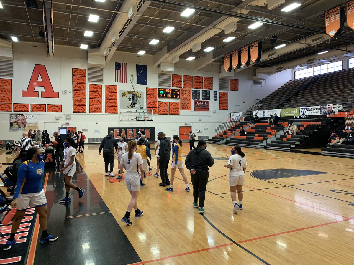 SjongAustin's tweet photo. Full slate of C.I.C. Hoops today!
@BHSLadyBball vs @EastHighGirlsBB starting it off, Bartlett with a 19 point lead at the half.
#CookInletConference #MarchMadness https://t.co/5dpnEWzee2