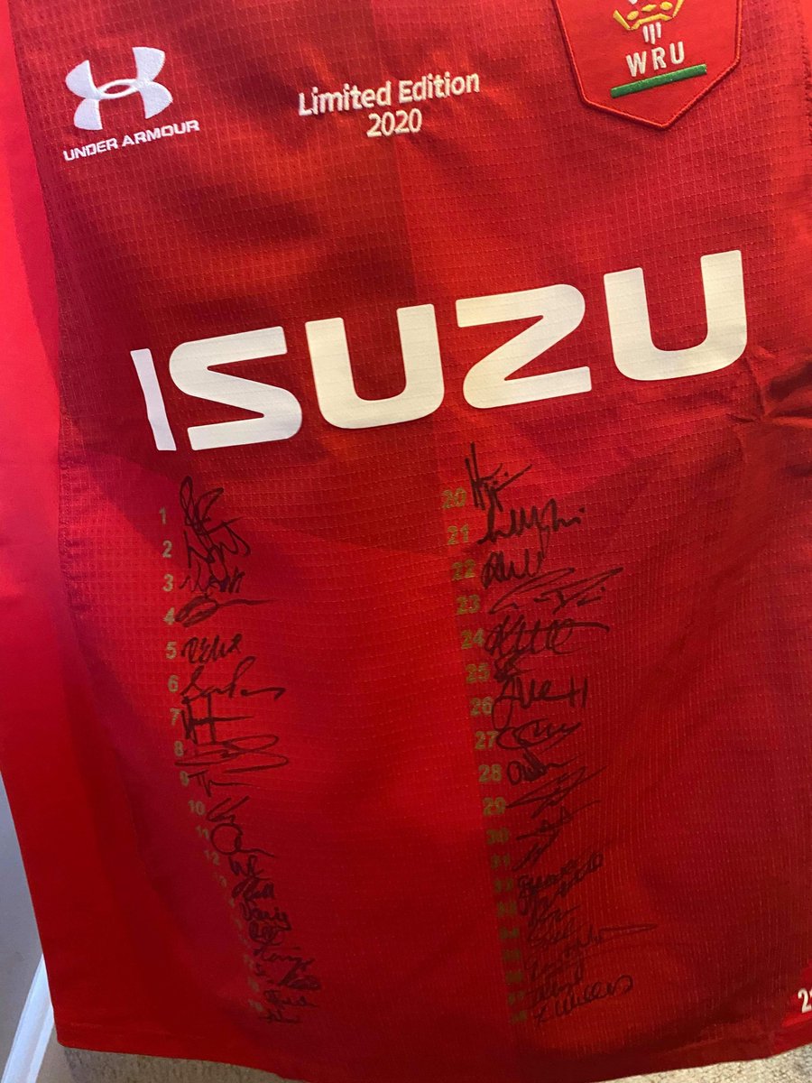 🏉🏉LIMITED EDITION 2020 SIGNED WELSH JERSEY AND AUTHENTICITY CERTIFICATE🏉🏉
💥To place your bid, please email ** Amanda.chard@hospiceofthevalleys.com **  or ** comment below ** by 👉12pm Wednesday 24th March 2021👈.
🥰Please help us spread this fantastic news – thank you💛!