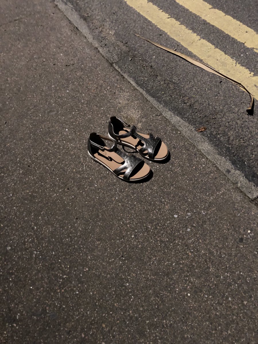 girl_georges's tweet photo. #She was just walking home. https://t.co/3xnJAh1bkG