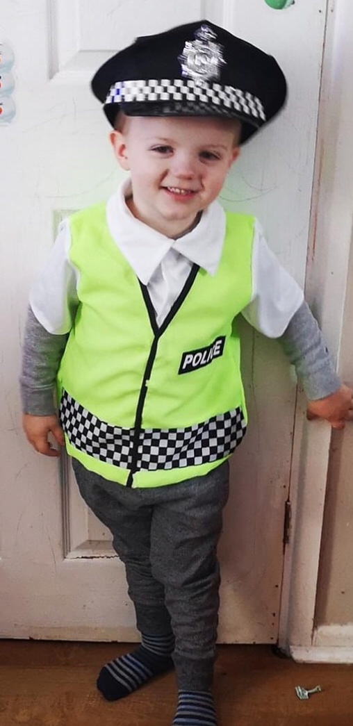 MichelleMo21286's tweet photo. Theo dressed up as a superhero for #ComicRelief2021 @swpolice @metpoliceuk 🚓👮🏼‍♂️🚓👮🏼‍♂️ #notallsuperheroeswearcapes https://t.co/jRmO1JhiOm