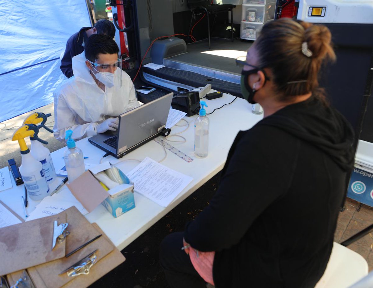 vromog's tweet photo. Tus necesidades son muy importantes para la @AlcaldiaMHmx, por ello el #DiarioCONTIGO recorre todas las colonias para acercar nuestros servicios y escucharte. Cuidando las medidas sanitarias el equipo de #MH el estuvo en #Anáhuac I

#MHelCorazónDeLaCapital https://t.co/GCZp3O0NeH