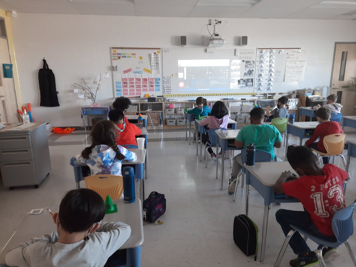aBrazil09's tweet photo. Friday fun day!! Whole school Bingo over zoom...Yes please!! SO much fun!!  #FridayFun #spiritweek #TGIF @DurhamCatholic @StAnneCSOshawa https://t.co/FdF5X30lty