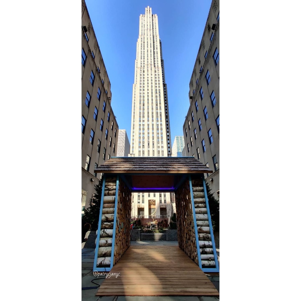 AdalinkaNYC's tweet photo. Rockefeller Center.
Manhattan, NY.

Shot on @oneplus McLaren.

03.19.2021.

#shotononeplus
#streetphotography
 #femalephotographer #womanphotographer
#manhattan #newyork  #capturenyc 
#womanphotographer #femalephotographer 
#InstaAmazing #patrycjanyc #ad… https://t.co/UKrCgWcCi7 https://t.co/DHeYQAkXJC