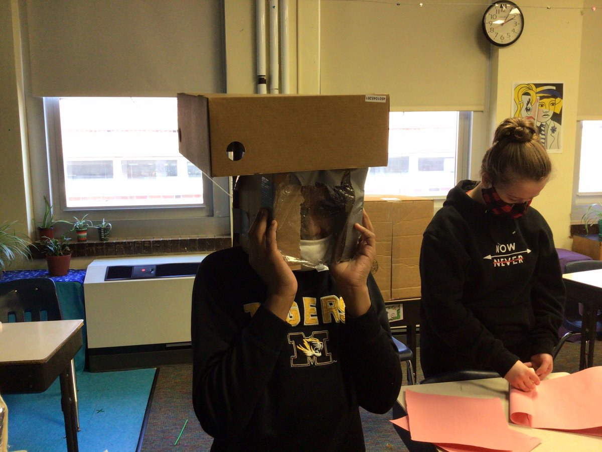 Ss made some pretty awesome space helmets today with <a href="/MrRay_Media/">Mr. Ray</a> for #SpaceClub <a href="/Benton_STEM/">Benton Elementary</a> #STEM #CPSBest #FutureAstronauts
