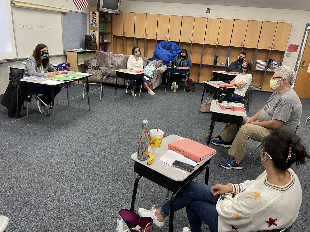 ChocoPrimary's tweet photo. Communication and De-Escalation Intervention training with Renee Boyd today #CPSstrong @ash_barrowCPS https://t.co/L7HesWmIxB