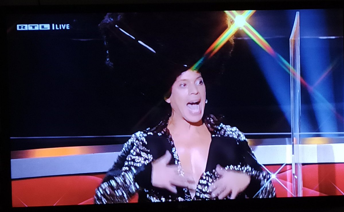 Wer nimmt mir den nächsten "Bei Wish bestellt"-Witz ab? 
#LetsDance #LukeDieSchuleUndIch