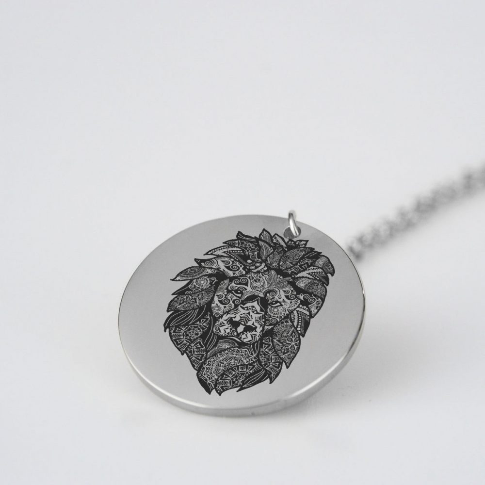 #gifts
Lion Silhouette Charm Necklace
charmingift.com/product/lion-s…