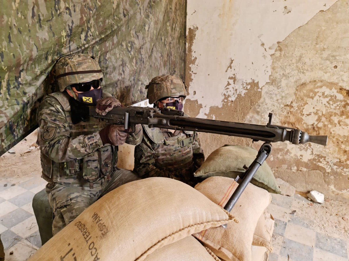 Comgemel Et A Twitter La 2ª Cia Y La 13ª Cia De La I Bandera Del Tgc1 Perfeccionan Sus Procedimientos Defensivos Tanto En Ambiente Urbano Como En Campo Abierto Cavara Arrastrara Canones Carros