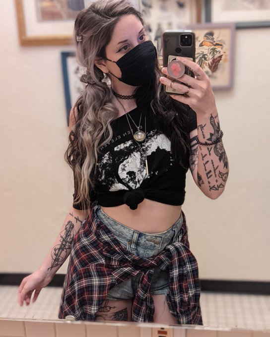 range but make it hair colours ✨🌈 https://t.co/dezrwNFaIH