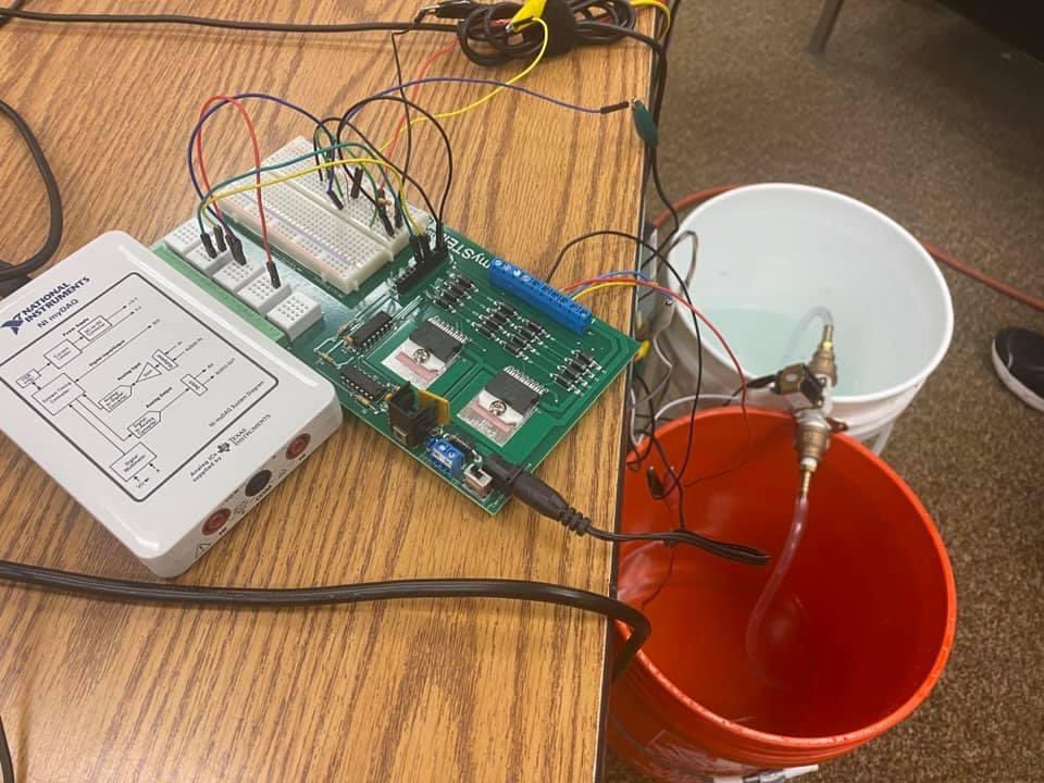 BakerAcademies's tweet image. Students in our Electronics and Control Systems course are developing automated technologies to maintain proper feed water levels in a boiler for a coal fueled power plant. 
@MobilePublicSch @Careertechmob 
#EngineeringAcademy #LearningLeading