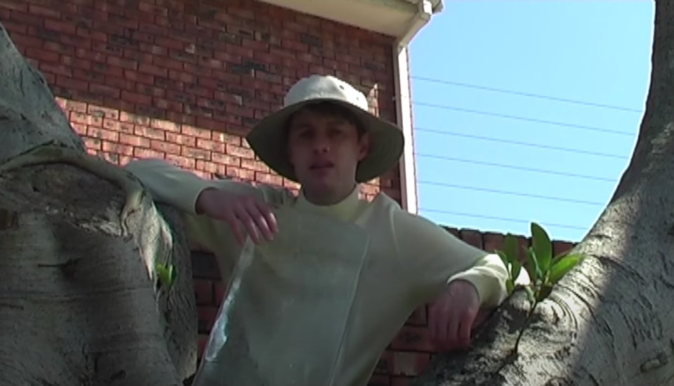 .<a href="/mfieldmusic/">M Field</a> teams with @BullionNess for new single "Gargoyle."

thefader.com/2021/03/19/m-f…