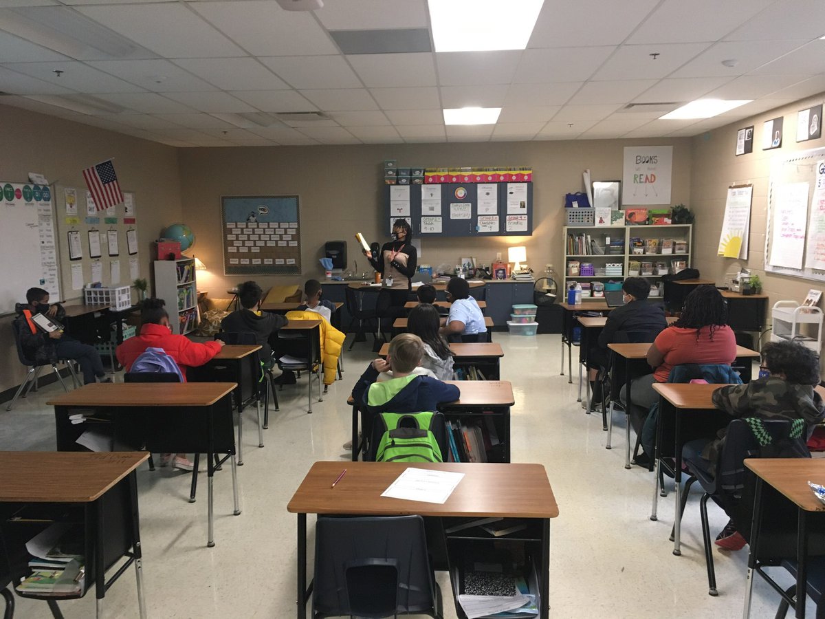 WestBlvdElem's tweet photo. Miss Kia from the office was the 5th grade mystery reader this week. #everybodyreads #allreadingcounts https://t.co/BRIP551l3a