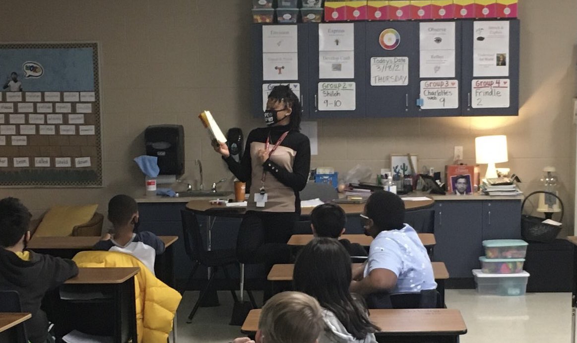 WestBlvdElem's tweet photo. Miss Kia from the office was the 5th grade mystery reader this week. #everybodyreads #allreadingcounts https://t.co/BRIP551l3a