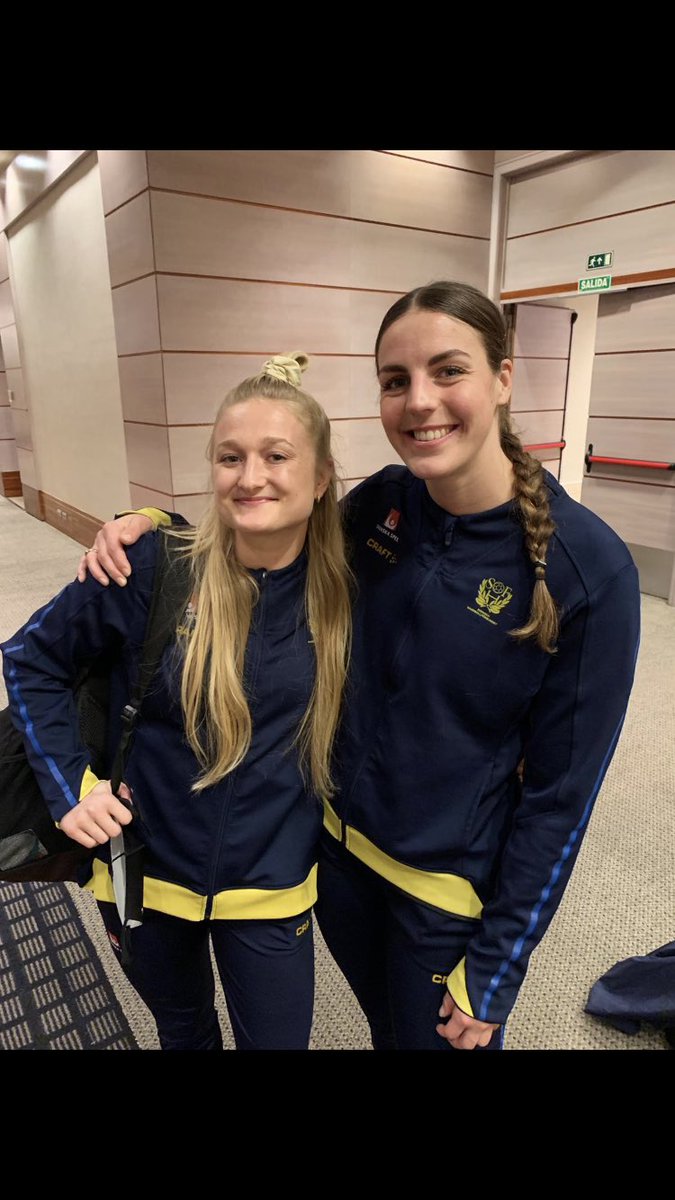 Kl 09.00 imorgon lördag. Morgonkaffet med ⁦<a href="/hlandslaget/">Handbollslandslaget</a>⁩ Hanna Blomstrand och Carin Strömberg. Ladda ner Gameday appen och ställ frågor. ⁦<a href="/GamedayHandboll/">Gameday Handboll</a>⁩ härligt.