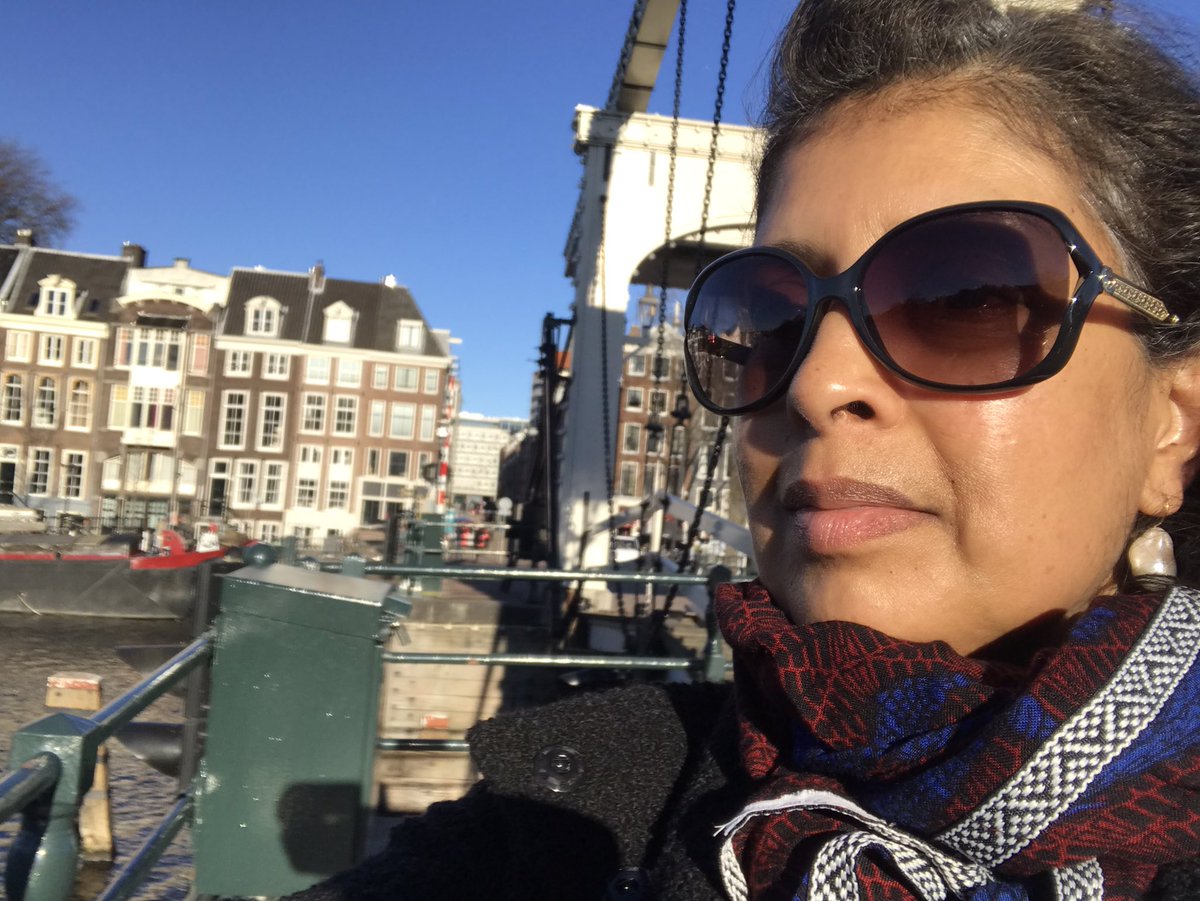 marielle_paul's tweet photo. Bijna 10 km door mijn prachtige stadje gestapt. Lente in de lucht. Heerlijk!
#workhardwalkharder #Amsterdam #springisintheair #lentekriebels #stappenmaken #stadswandeling https://t.co/6HfkmTJalH