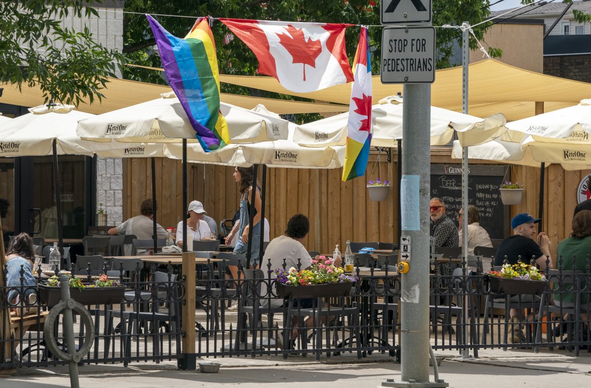 CP24's tweet image. #BREAKING: Ontario to allow outdoor dining in Toronto and Peel starting Saturday; restaurant capacity increasing in red and orange zones  cp24.com/news/ontario-t…