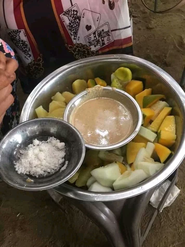 اها الموليتة دي ناقصة الدكوة بس حاتجي هسي اتمني العنده مزاج فيها اجي احضرها  
ولو مابتاكل موليتة بنستبدلها ليك بي منقة بي شطة  ودي طبعا اكيد ماحاتخلوها تفوتكم ابدا