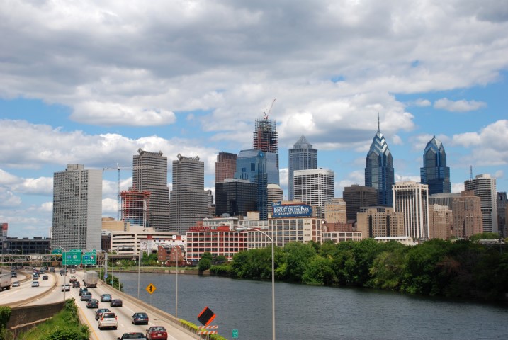 HughE_Dillon's tweet photo. #FromTheFiles Philly Skyline July 2007 - Have a great weekend!! Check out @cherrystpier for artist happenings. Enjoy @myphillypark. Go for a walk. Smile, be kind, we have this one life on earth please enjoy your time. #phillyisopen https://t.co/jxiL14gZwd