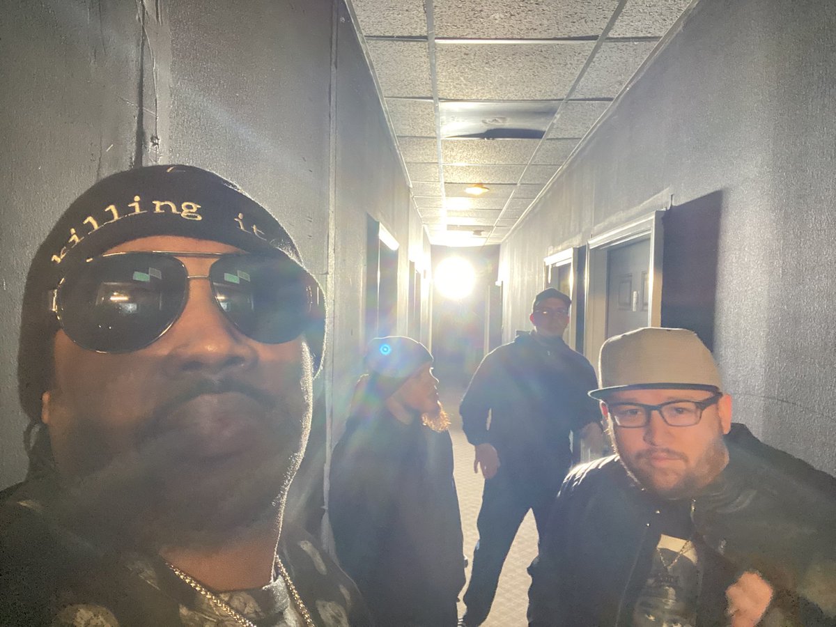 HavikNation's tweet photo. Oh yes! We out here workin’! #HavikStatus #WakeEmUp #Videoshoot https://t.co/r7XYi3GEyK
