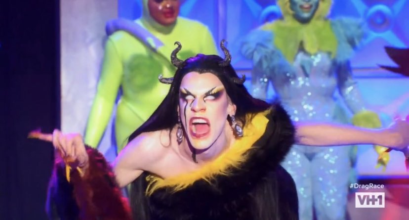 daniel_1opez's tweet photo. Love the girls this season, BUT PRODUCTION IS DOING MY GIRL UTICA SO DIRTY!!! She should’ve won the bag ball, and she should’ve been safe this week... bitch no one’s convincing me she ISNT winner material 😐 #DragRace https://t.co/dYWEDpEO1M