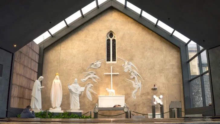 frpaddybyrne's tweet image. A special day for Knock. Our lady of Knock, mind us all with your motherly love.