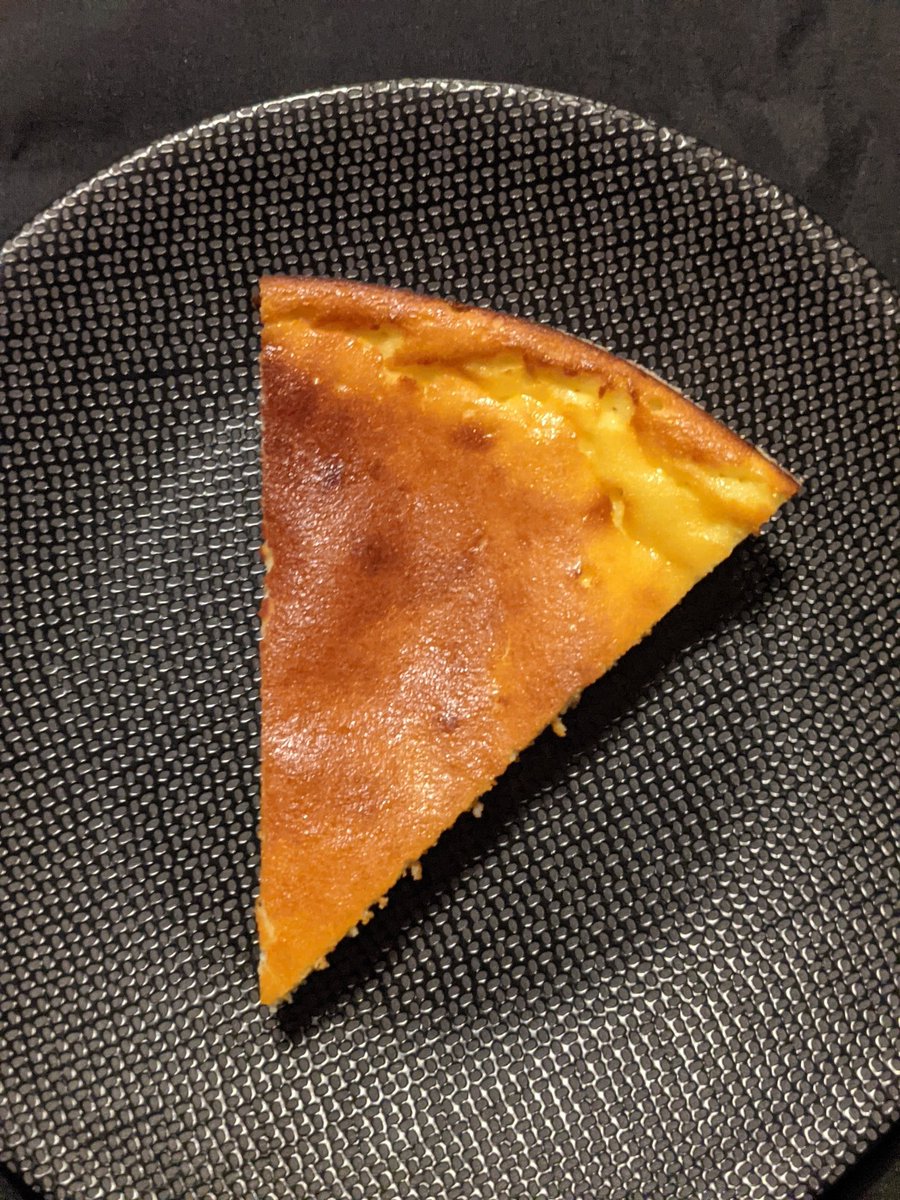 PipaMina80's tweet photo. Petit dessert maison, histoire de se réconforter,  avant ce nouveau confinement !!! 
Fiadone , brocciu corse et citron. 
Bon week-end à tous ( ... malgré tout ). 

#Amiens ❤️
#Somme 💙
#Picardie 💚
#HautsdeFrance 🧡
#brocciu
#citron
#fiadone
#Corse
#Corsica https://t.co/iWRSt1ugJS