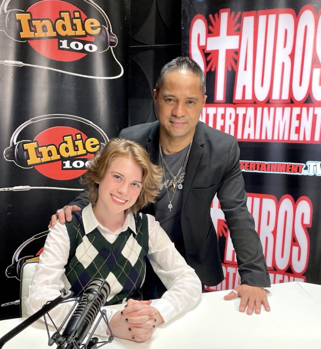TyroneTann's tweet photo. Was #Stoked, after a #YearAway of Quarantine, 2Be #DelightedlyBlessed 2Be visited by MyLovely #DearestFam Friend; (AwardWinning VoiceArtist) #JetWalker, who came in2 promote her NewShow; #Droners on @DisneyXD France! Meet her CastMates #NextWeek on https://t.co/WJvS8havlb Radio! https://t.co/lJiwe9y0gG