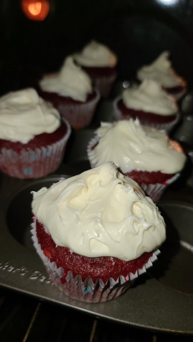 I can't take my eyes off bae.. 😘🧁🥰  #yummy #RedVelvet #creamcheese #cupcakes #baeallday https://t.co<a href="/tag/yummy"class="tags">#yummy</a><a href="/tag/redvelvet"class="tags">#RedVelvet</a><a href="/tag/cupcakes"class="tags"><span>#cupcakes</span></a><a href="/tag/creamcheese"class="tags"><span>#creamcheese</span></a><a href="/tag/baeallday"class="tags"><span>#baeallday</span></a>