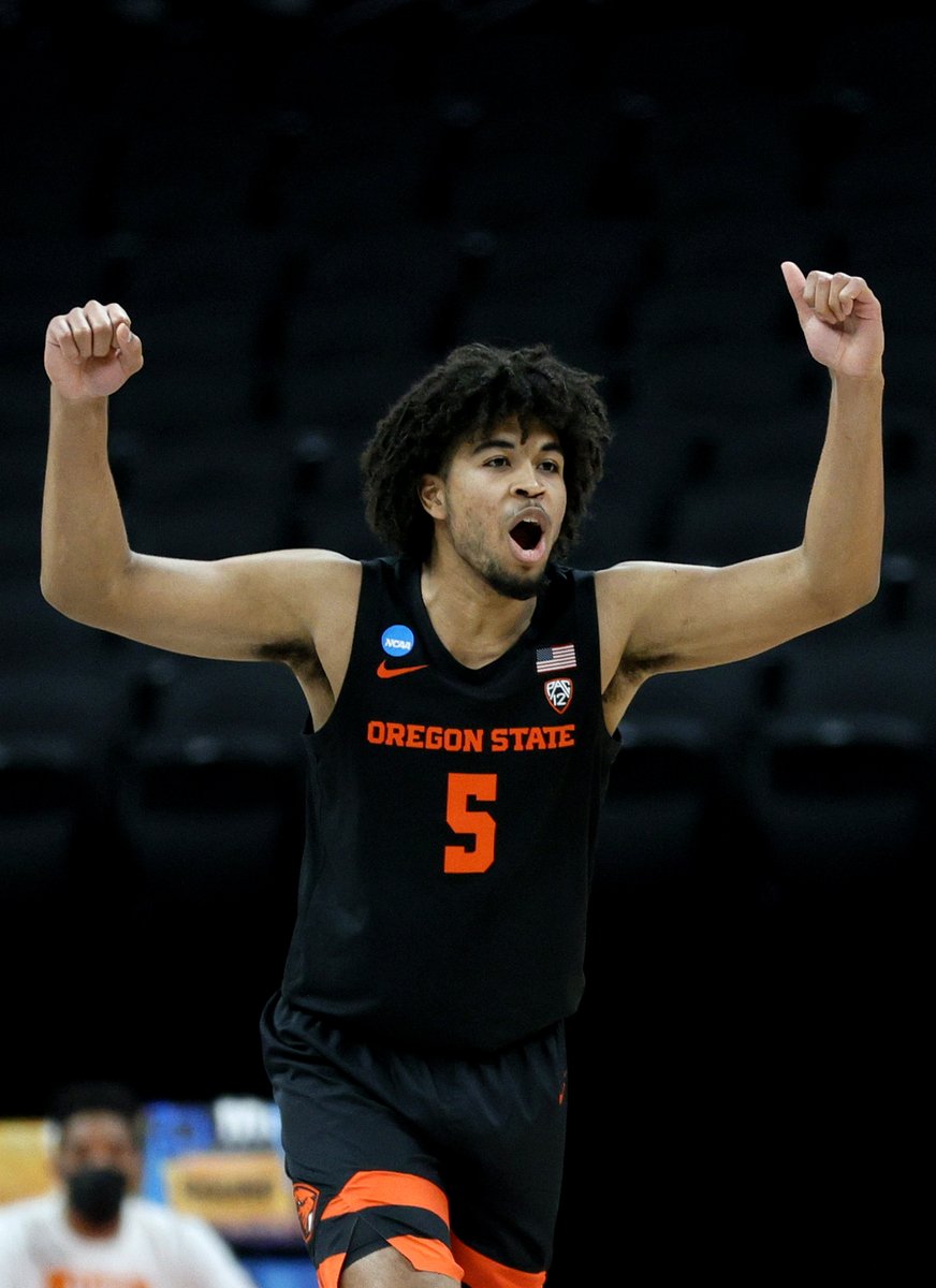 BleacherReport's tweet photo. Down go the Vols!

No. 12 Oregon State upsets No. 5 Tennessee, 70-56

This is March. https://t.co/SCDCUdS0th