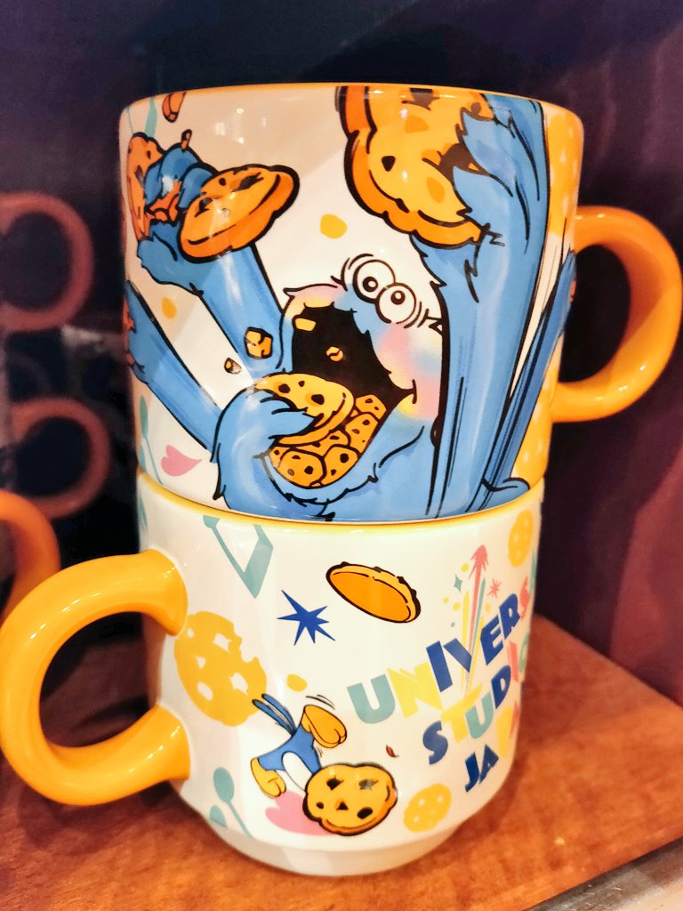 にゃお子 Usj New 周年 No Limit マグカップ 300ml 1500円 各キャラの後ろ側にはそれぞれデザイン違いのウッディーがいる クッキー に頭突っ込んでるウッディー可愛い 電子レンジ 食洗機 オーブン使用可能 スタッキングできて収納に便利