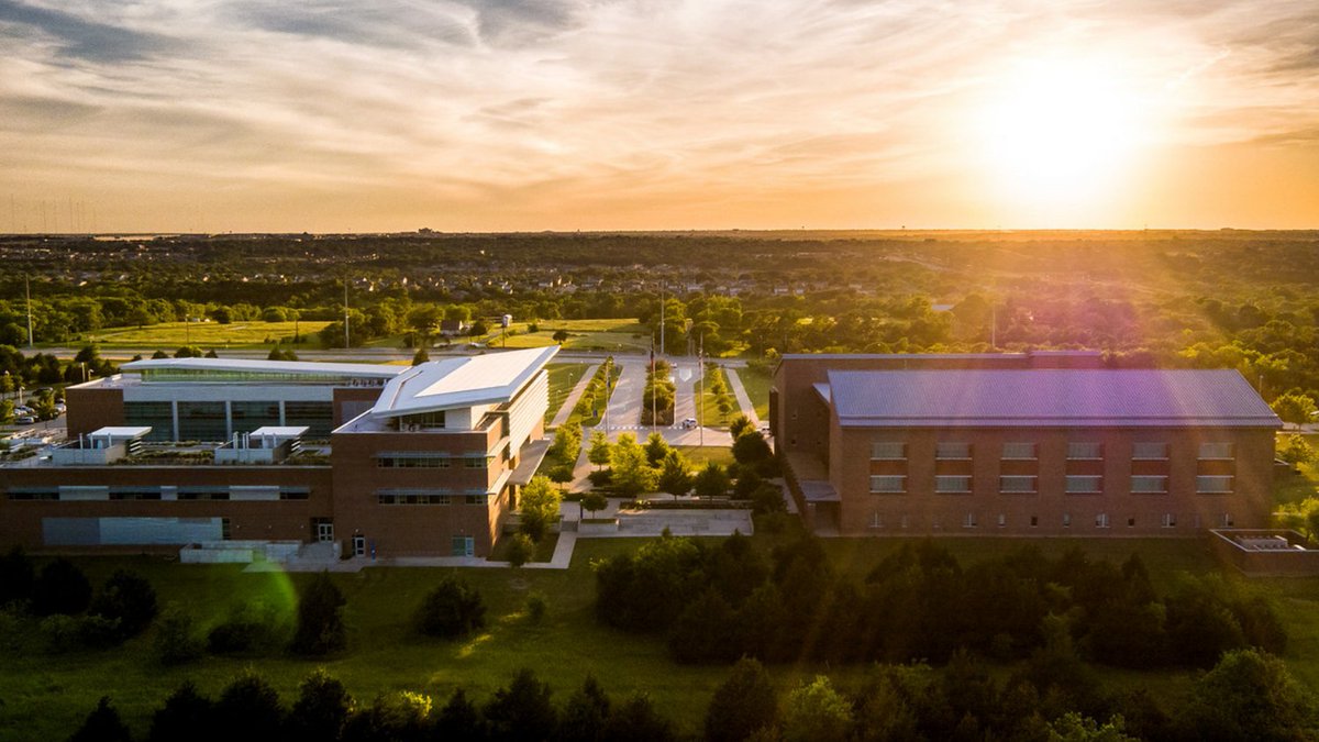 UNT Dallas Graduate School tweet media