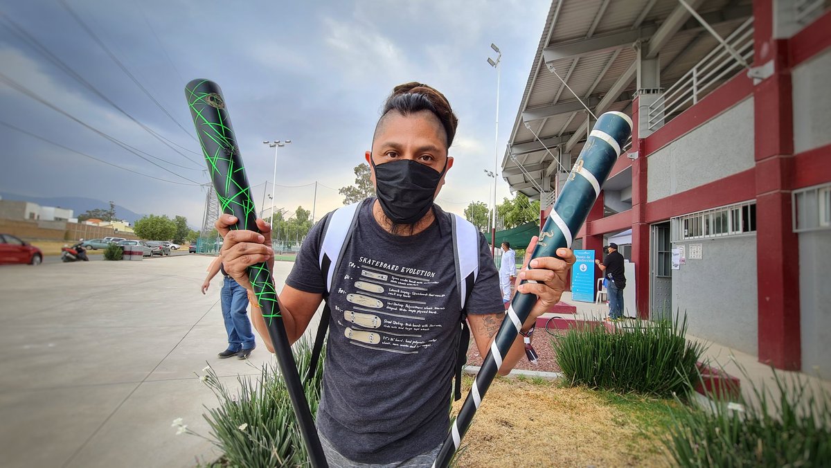 RococoTweets's tweet photo. Los Delays de @trombonrococo y #Monelo listos para su duelo contra los Amplifiers de @ShenkaOfficial en el #beisbolrocks https://t.co/MHDnhSNJov