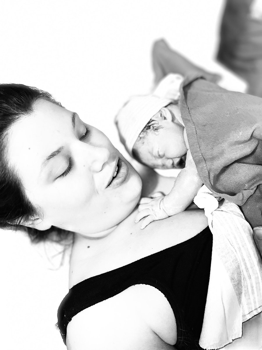 SparksofLight29's tweet image. I am the happiest person right now. She is here and perfect. ✨💜