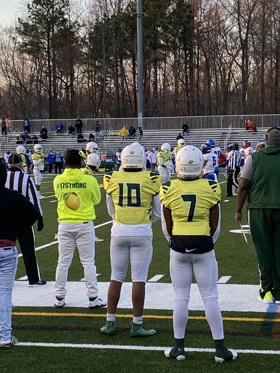 ZachJoachim's tweet photo. Greetings from Henrico High, where the Warriors are taking on visiting Hermitage tonight. @_WarriorNation1 is honoring injured player Samar Lemons with stickers on helmets and #LemonStrong hoodies. 

It’s 6-0 @HermHSFootball after a Nigel James TD run #804Varsity https://t.co/1f9Jo81T4E