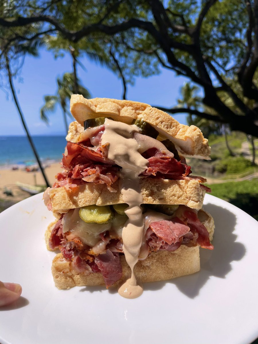 MariaEmmerich's tweet image. I’m thinking of opening a restaurant and serving my protein sparing bread pastrami sandwiches! 
#psmfbread #proteinbread #ketobread #pastrami #keto #FoodieFriday
